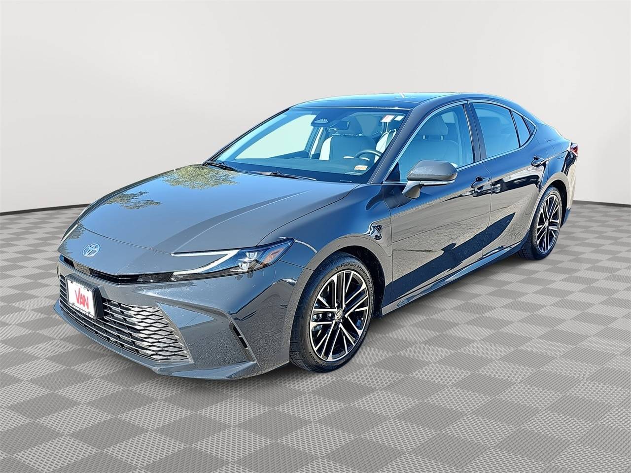 2025 Toyota Camry Hybrid XLE — Sedan — 21,232 mi — Kansas City, MO