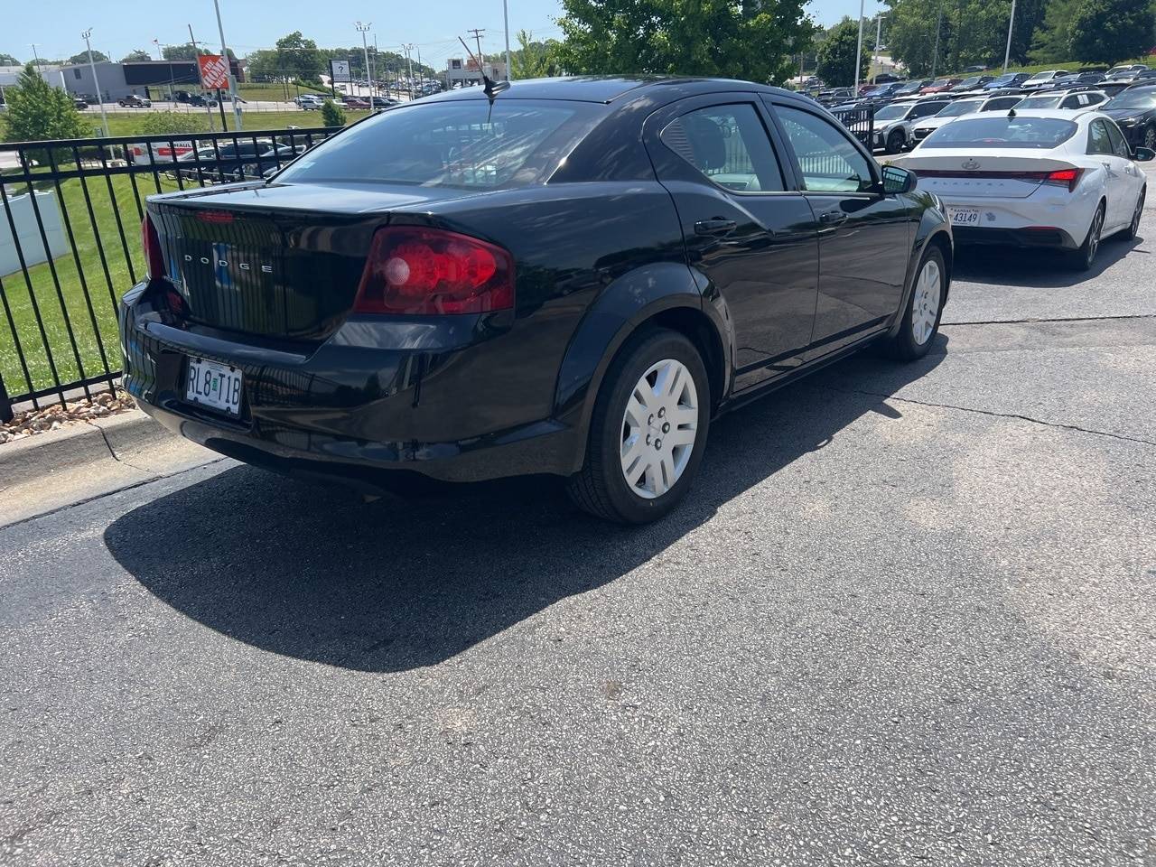 2013 Dodge Avenger SE — Sedan — 104,515 mi — Kansas City, MO
