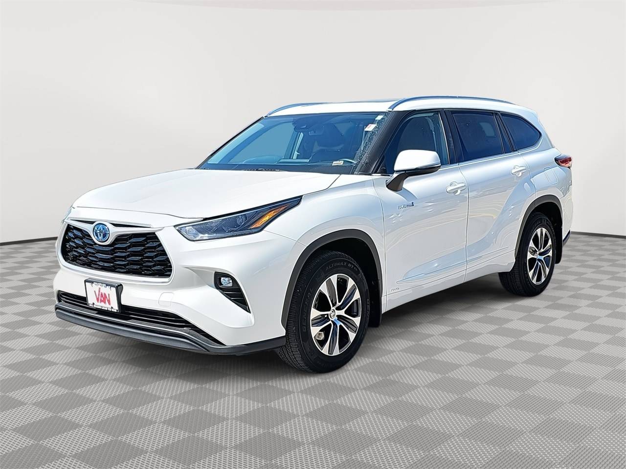2021 Toyota Highlander Hybrid XLE — SUV — 71,567 mi — Kansas City, MO