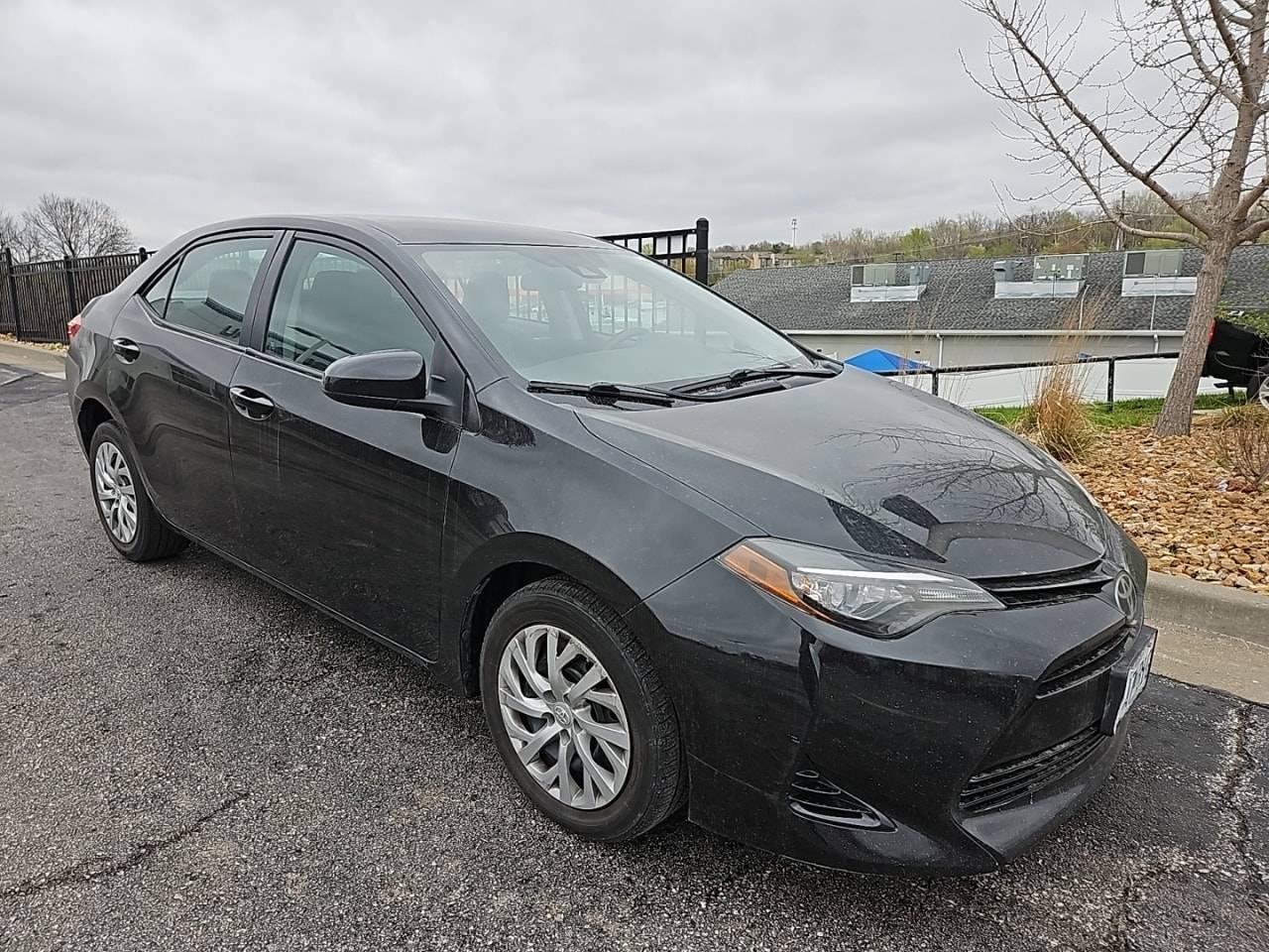 2017 Toyota Corolla LE — Sedan — 95,359 mi — Kansas City, MO