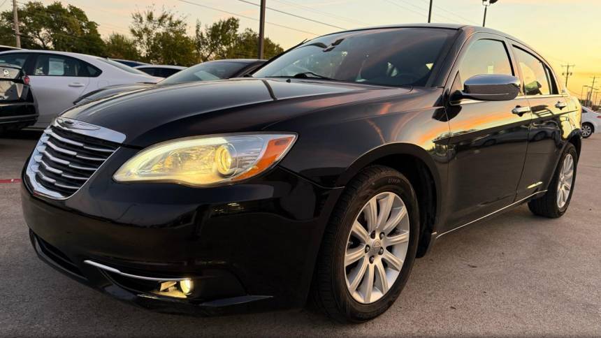 2014 Chrysler 200 Limited — Sedan — 114,234 mi — N Richland Hills, TX