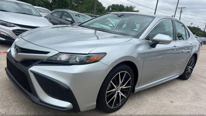 2022 Toyota Camry SE — Sedan — 57,112 mi — N Richland Hills, TX