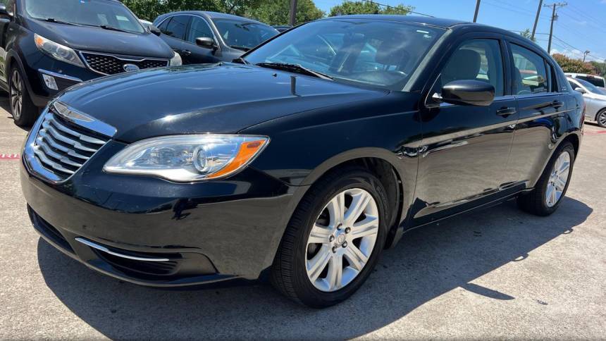 2012 Chrysler 200 Touring — Sedan — 111,528 mi — N Richland Hills, TX