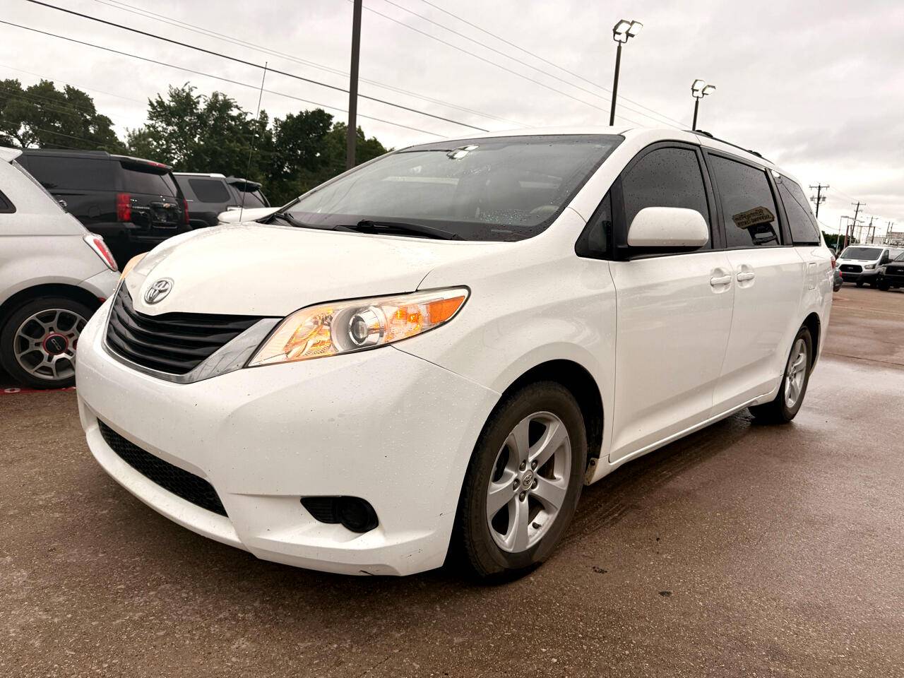 2011 Toyota Sienna LE — Minivan — 153,220 mi — N Richland Hills, TX
