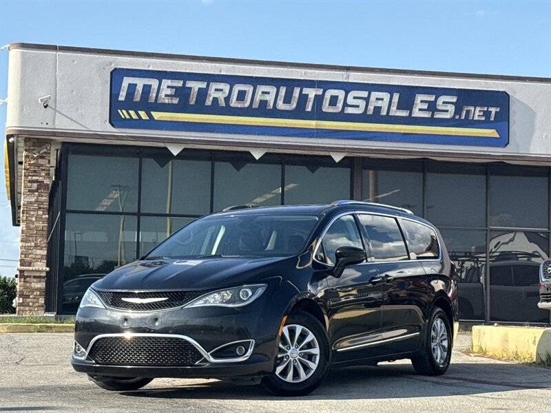 2018 Chrysler Pacifica Touring L — Minivan — 102,049 mi — Arlington, TX
