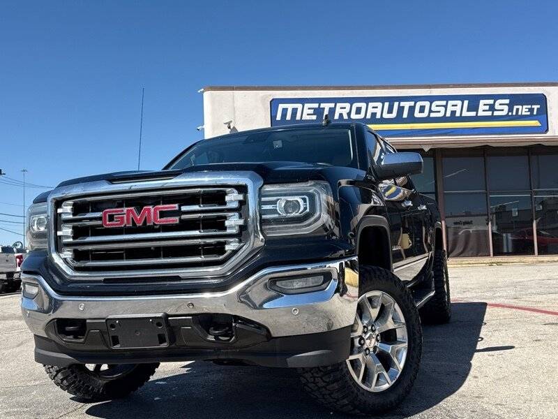 2017 GMC Sierra 1500 SLT — Pickup Truck — 213,701 mi — Arlington, TX