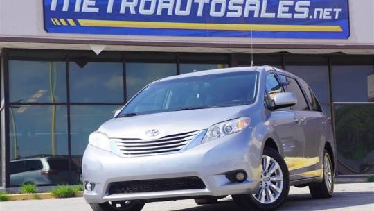 2017 Toyota Sienna LE — Minivan — 322,879 mi — Arlington, TX