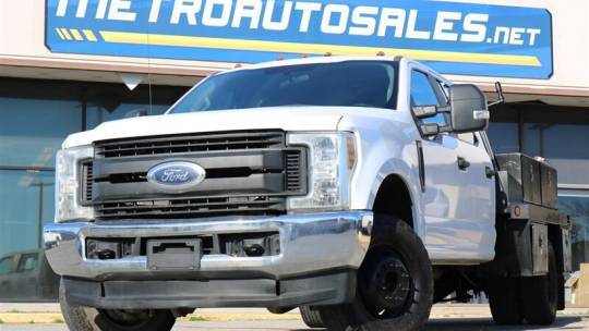 2019 Ford Super Duty F-350 Chassis Cab XL — Chassis Cab Truck — 142,566 mi — Arlington, TX
