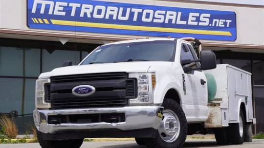 2019 Ford Super Duty F-350 Chassis Cab XL — Chassis Cab Truck — 185,189 mi — Arlington, TX