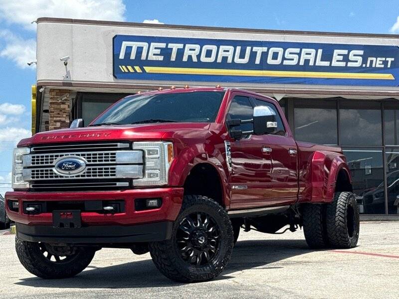 2017 Ford Super Duty F-350 Platinum — Pickup Truck — 186,427 mi — Arlington, TX