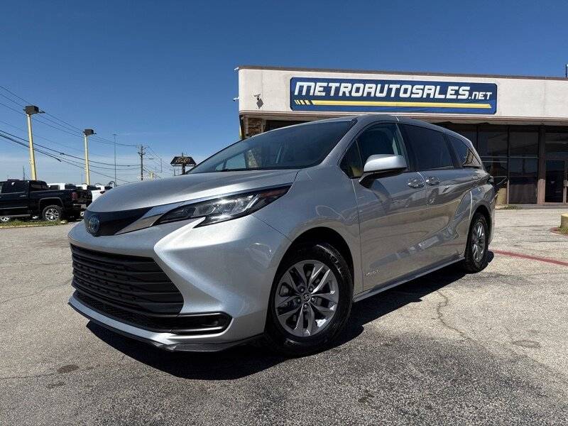 2021 Toyota Sienna LE — Minivan — 240,747 mi — Arlington, TX