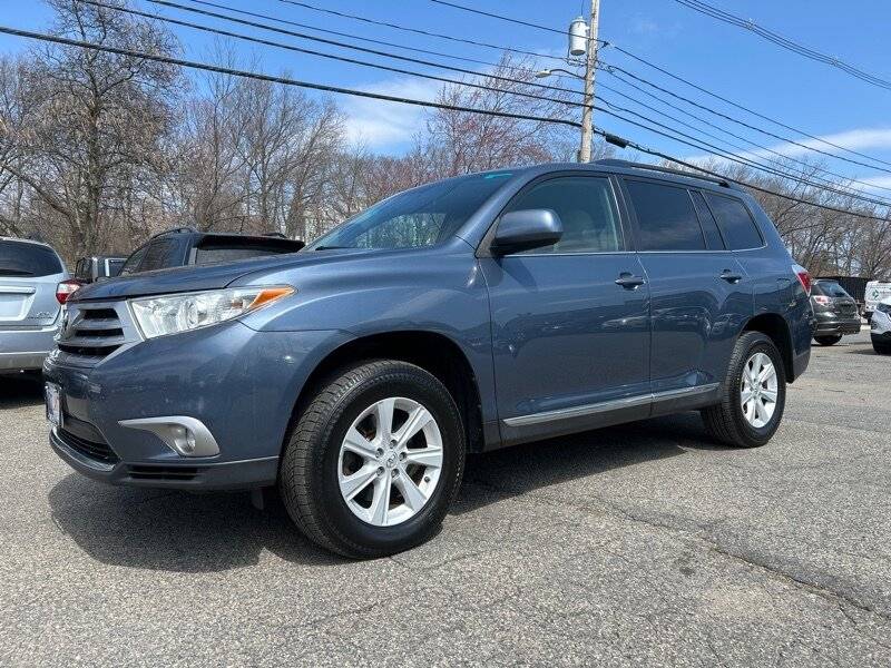2013 Toyota Highlander Plus V6 — SUV — 102,838 mi — Framingham, MA