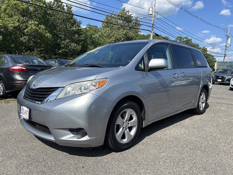 2011 Toyota Sienna LE — Minivan — 78,330 mi — Framingham, MA