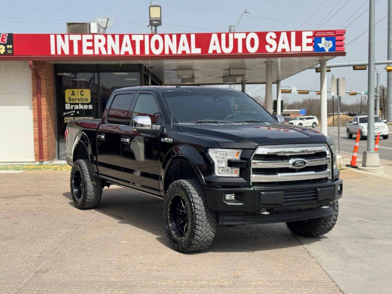 2017 Ford F-150 Platinum — Pickup Truck — 100,988 mi — Garland, TX