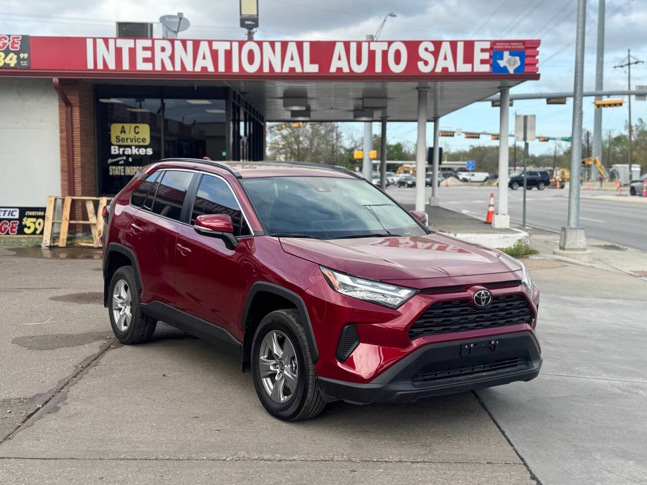 2024 Toyota RAV4 XLE — SUV — 5,477 mi — Garland, TX