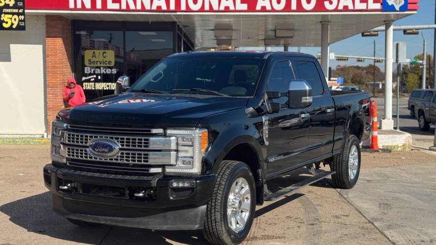 2017 Ford Super Duty F-250 Platinum — Pickup Truck — 141,472 mi — Garland, TX