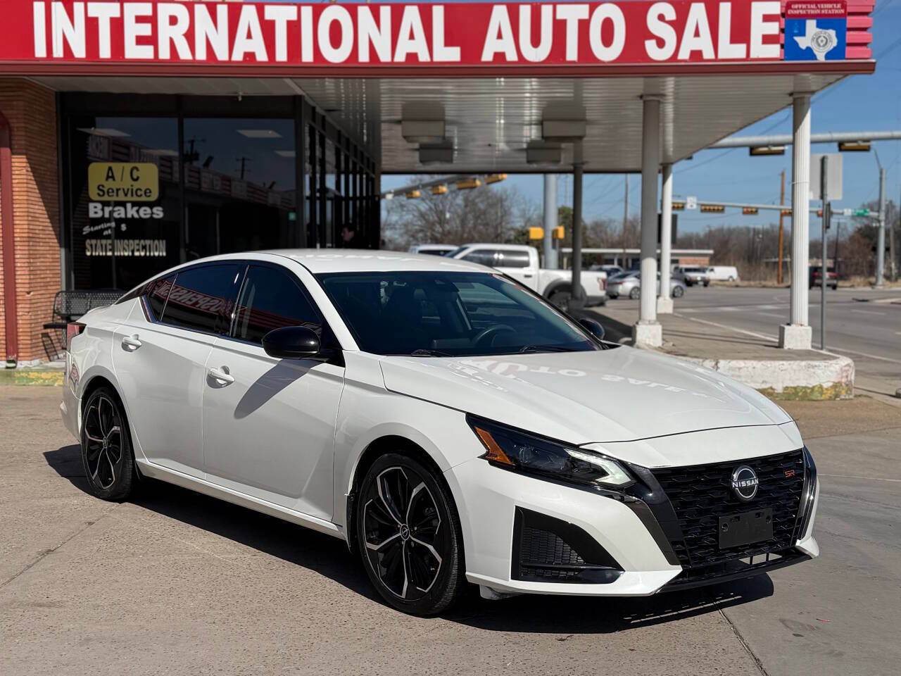 2023 Nissan Altima SR