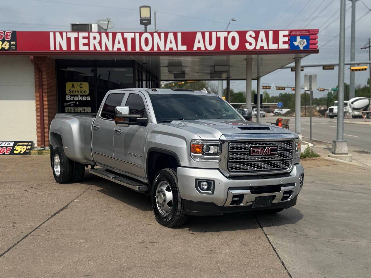 2019 GMC Sierra 3500HD Denali — Pickup Truck — 142,048 mi — Garland, TX