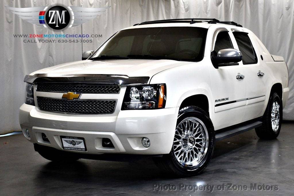 2013 Chevrolet Avalanche LTZ — Pickup Truck — 156,199 mi — Addison, IL
