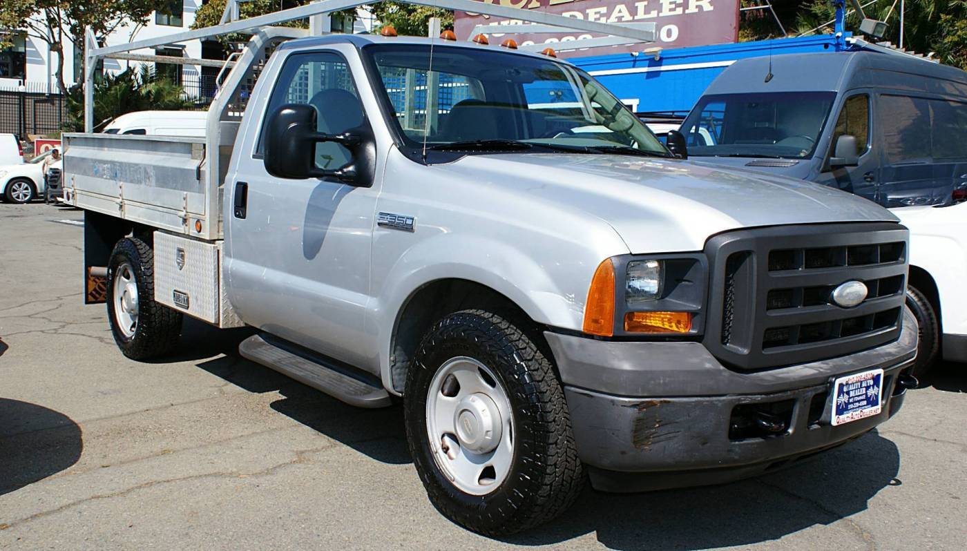 2005 Ford Super Duty F-350 Chassis Cab XL — Chassis Cab Truck — 96,360 mi — Hayward, CA