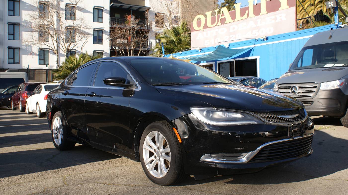 2015 Chrysler 200 Limited — Sedan — 122,159 mi — Hayward, CA