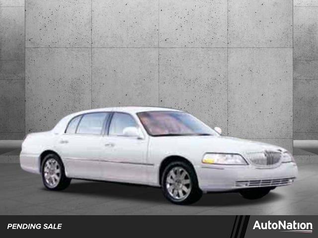 2003 Lincoln Town Car Signature — Sedan — 101,712 mi — Bellevue, WA