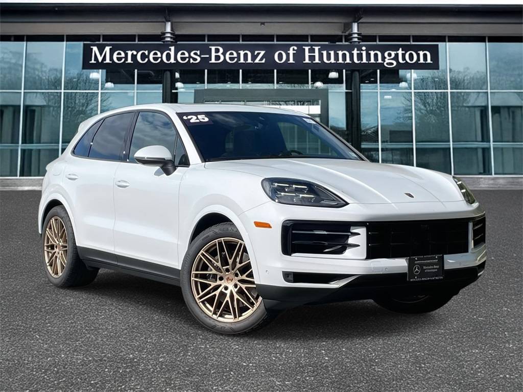 2025 Porsche Cayenne Cayenne — SUV — 2,684 mi — Huntington, NY