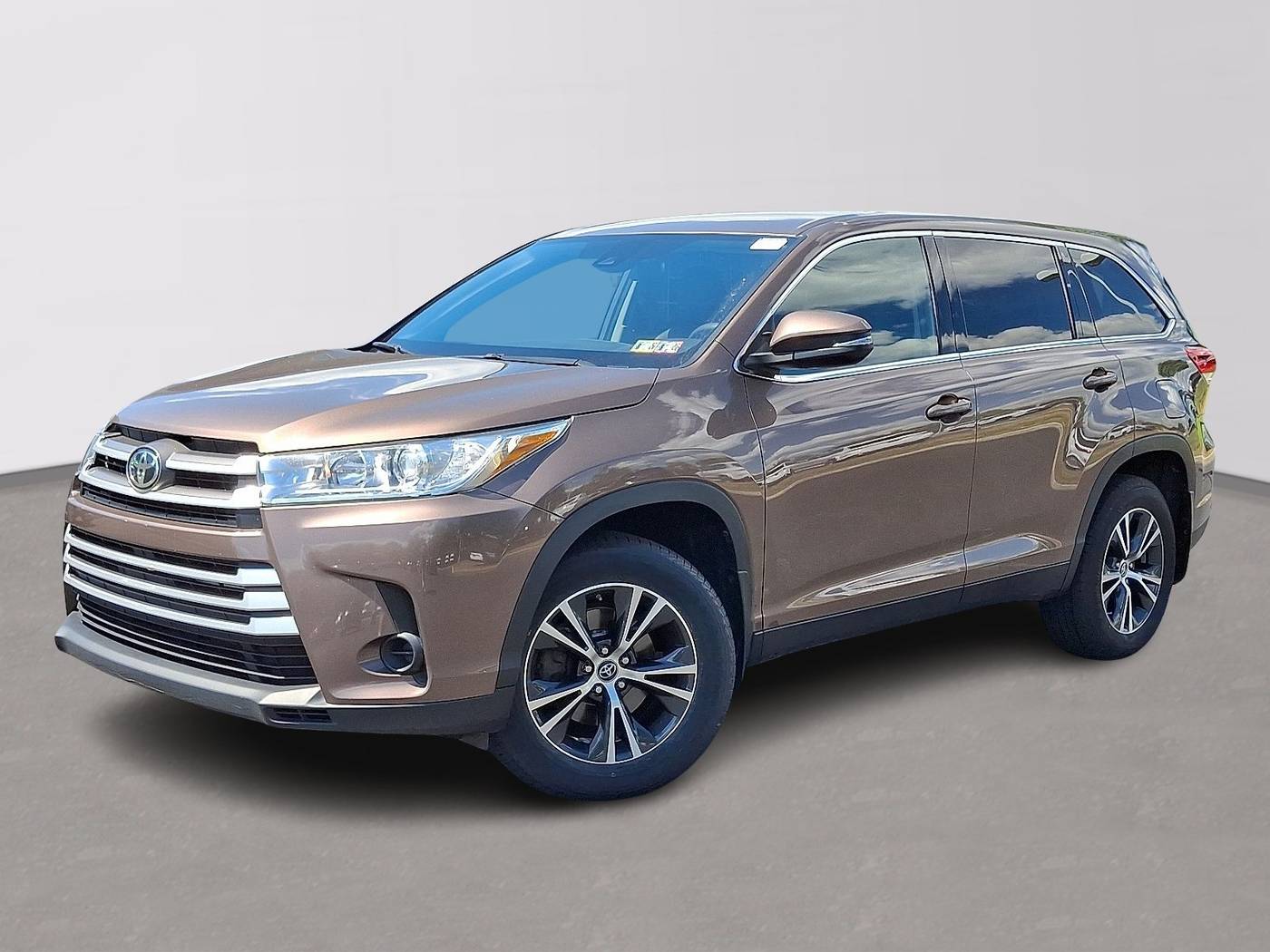 2019 Toyota Highlander LE V6 — SUV — 56,756 mi — East Petersburg, PA