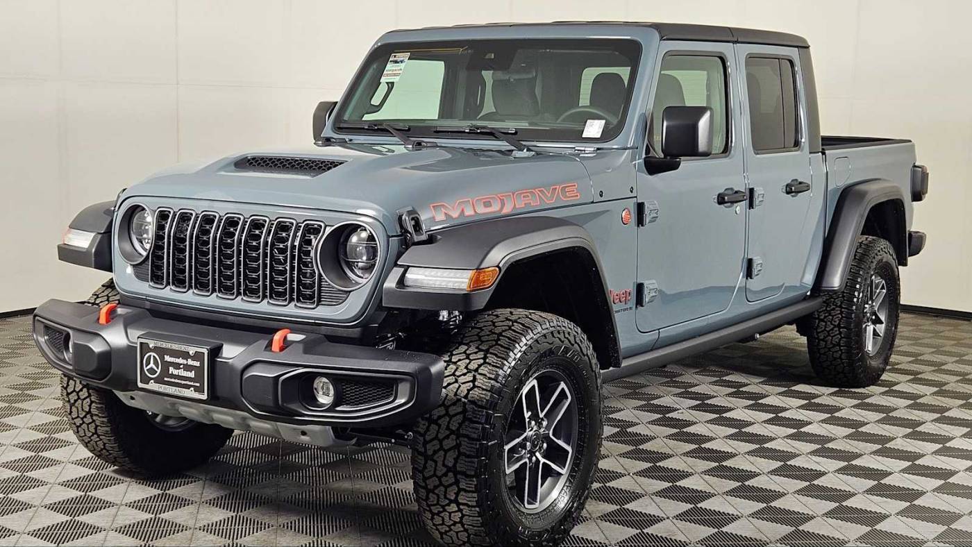 2024 Jeep Gladiator Mojave — Pickup Truck — 205 mi — Portland, OR