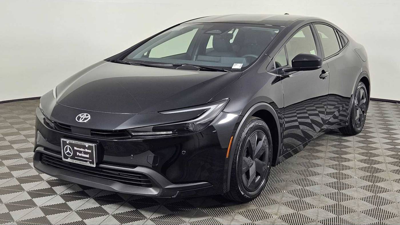 2024 Toyota Prius LE