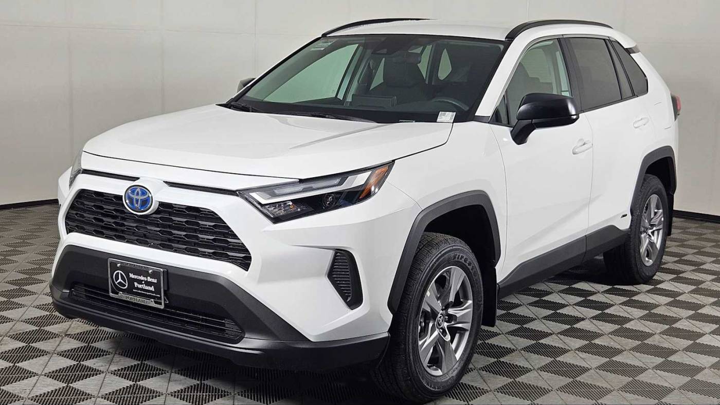 2024 Toyota RAV4 Hybrid LE — SUV — 315 mi — Portland, OR