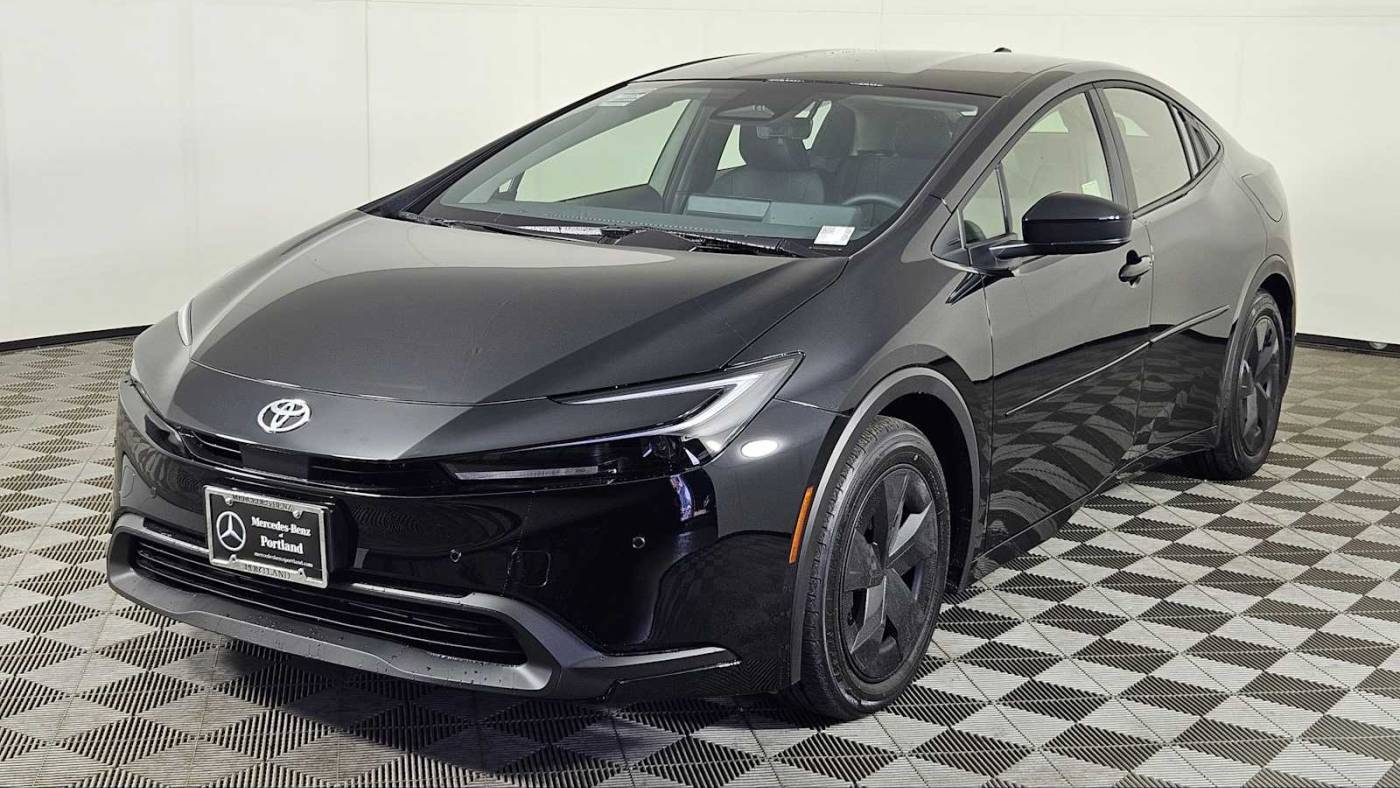 2024 Toyota Prius LE — Hatchback — 371 mi — Portland, OR