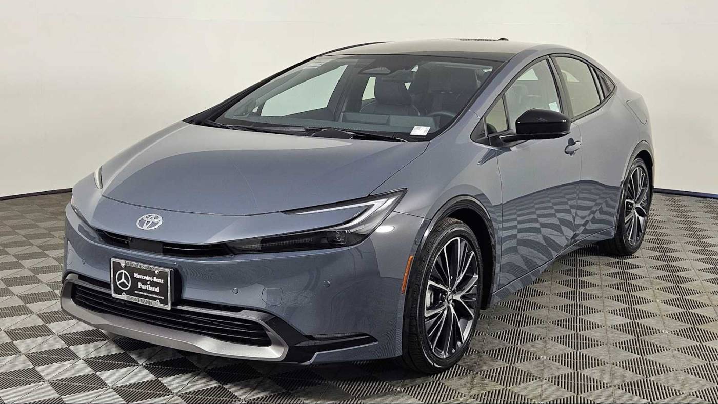 2024 Toyota Prius Limited — Hatchback — 2,785 mi — Portland, OR