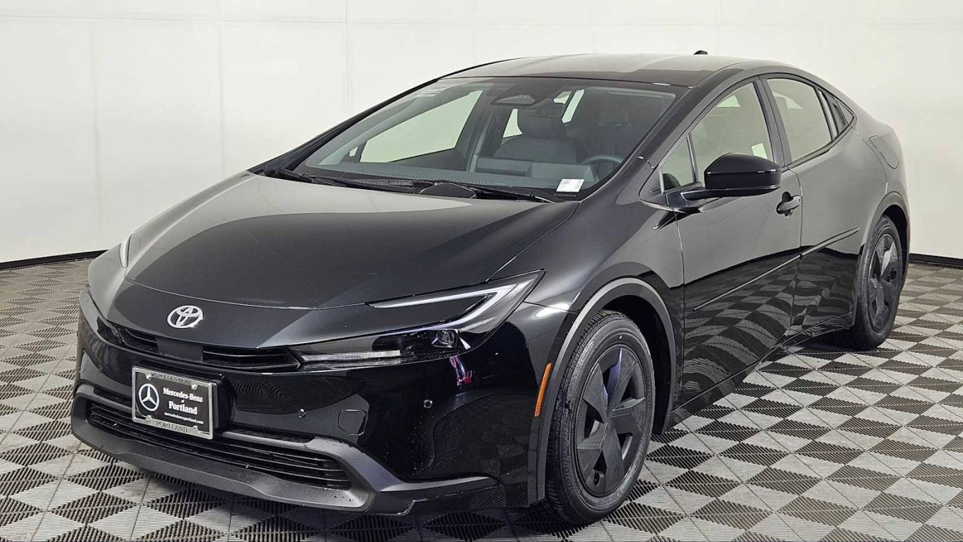 2024 Toyota Prius LE — Hatchback — 62 mi — Portland, OR