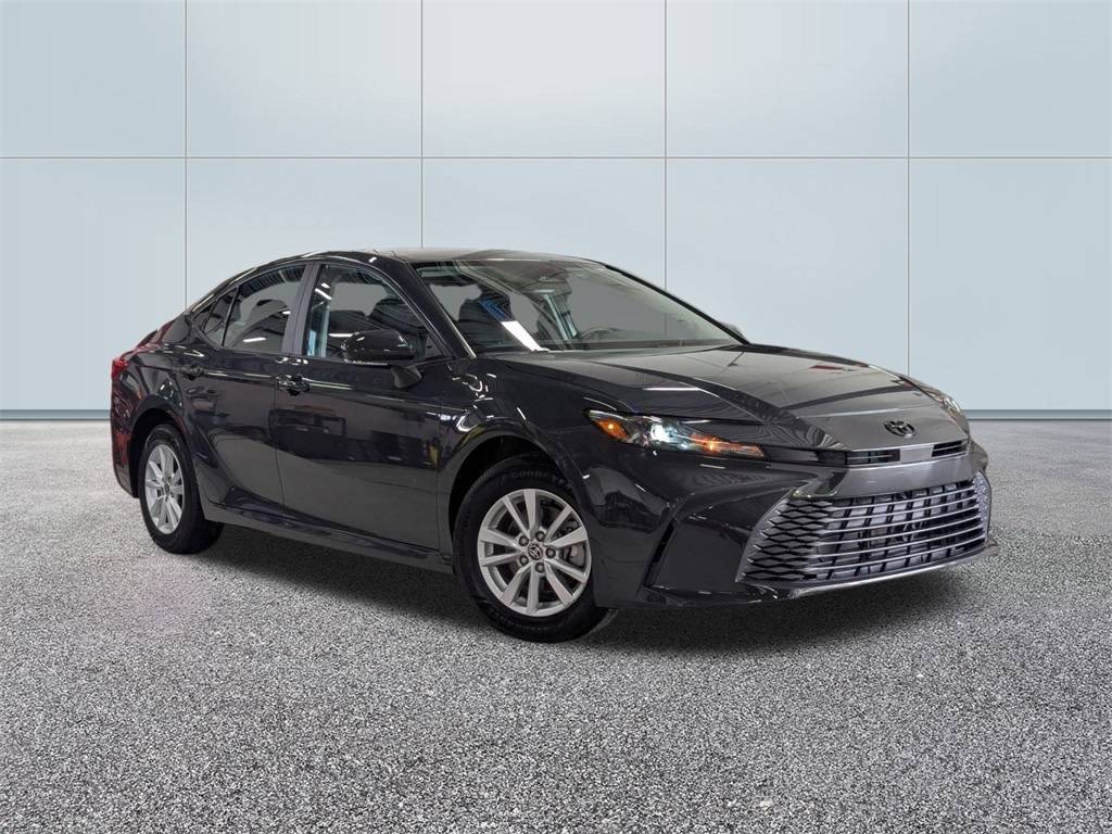 2025 Toyota Camry LE — Sedan — 1,067 mi — Okemos, MI