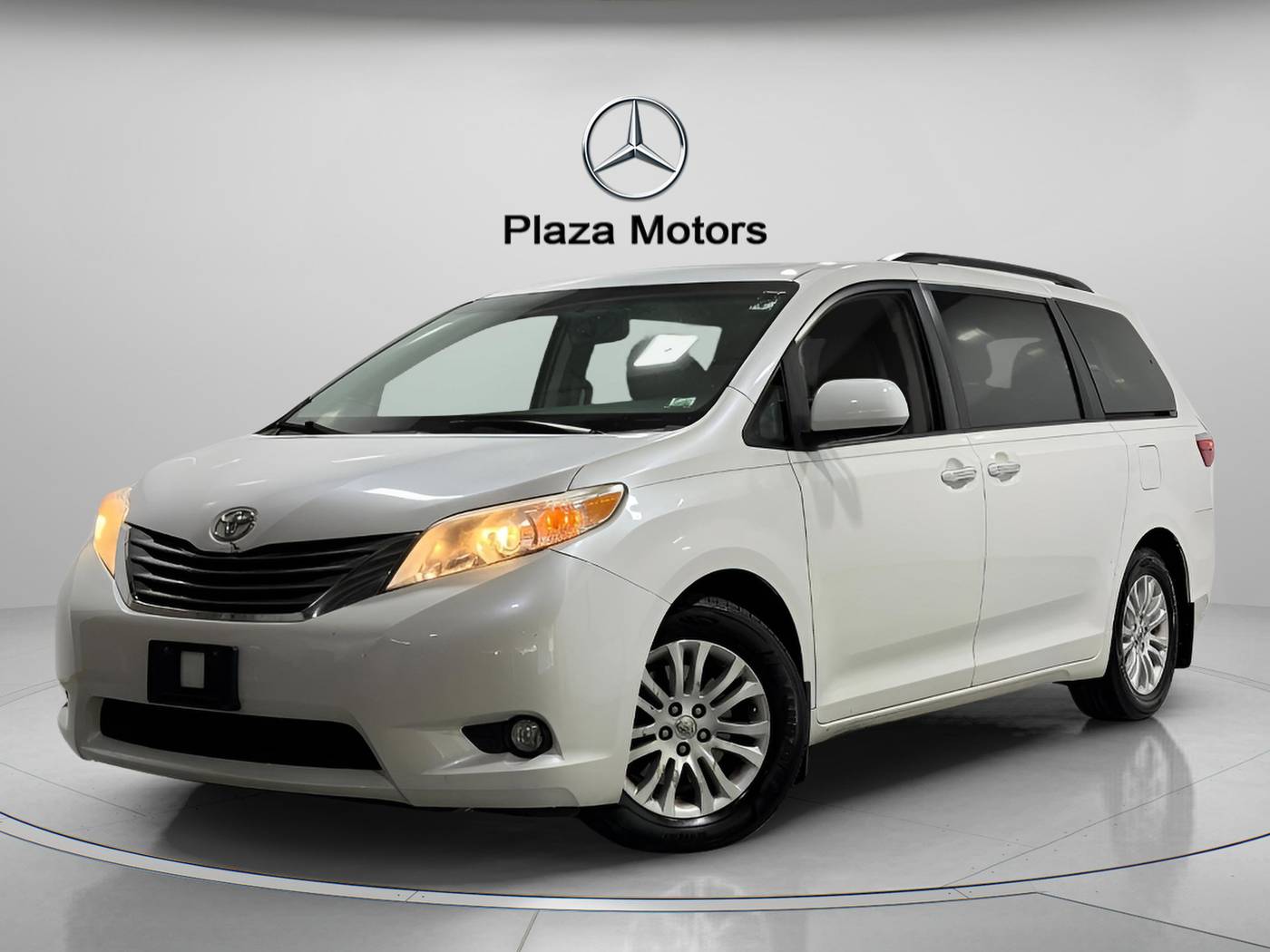 2015 Toyota Sienna L — Minivan — 151,584 mi — Creve Coeur, MO