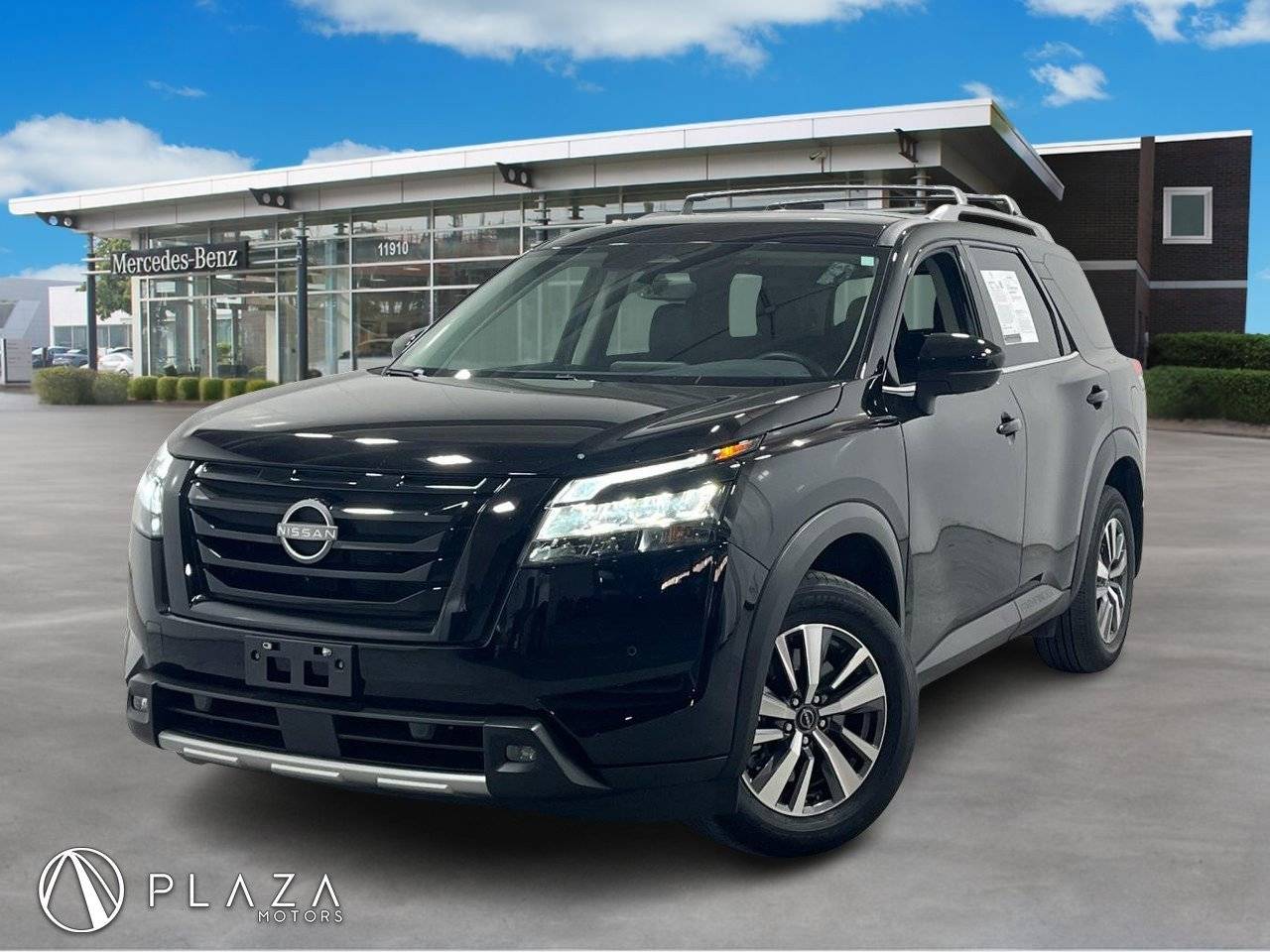 2023 Nissan Pathfinder SL — SUV — 9,353 mi — Creve Coeur, MO