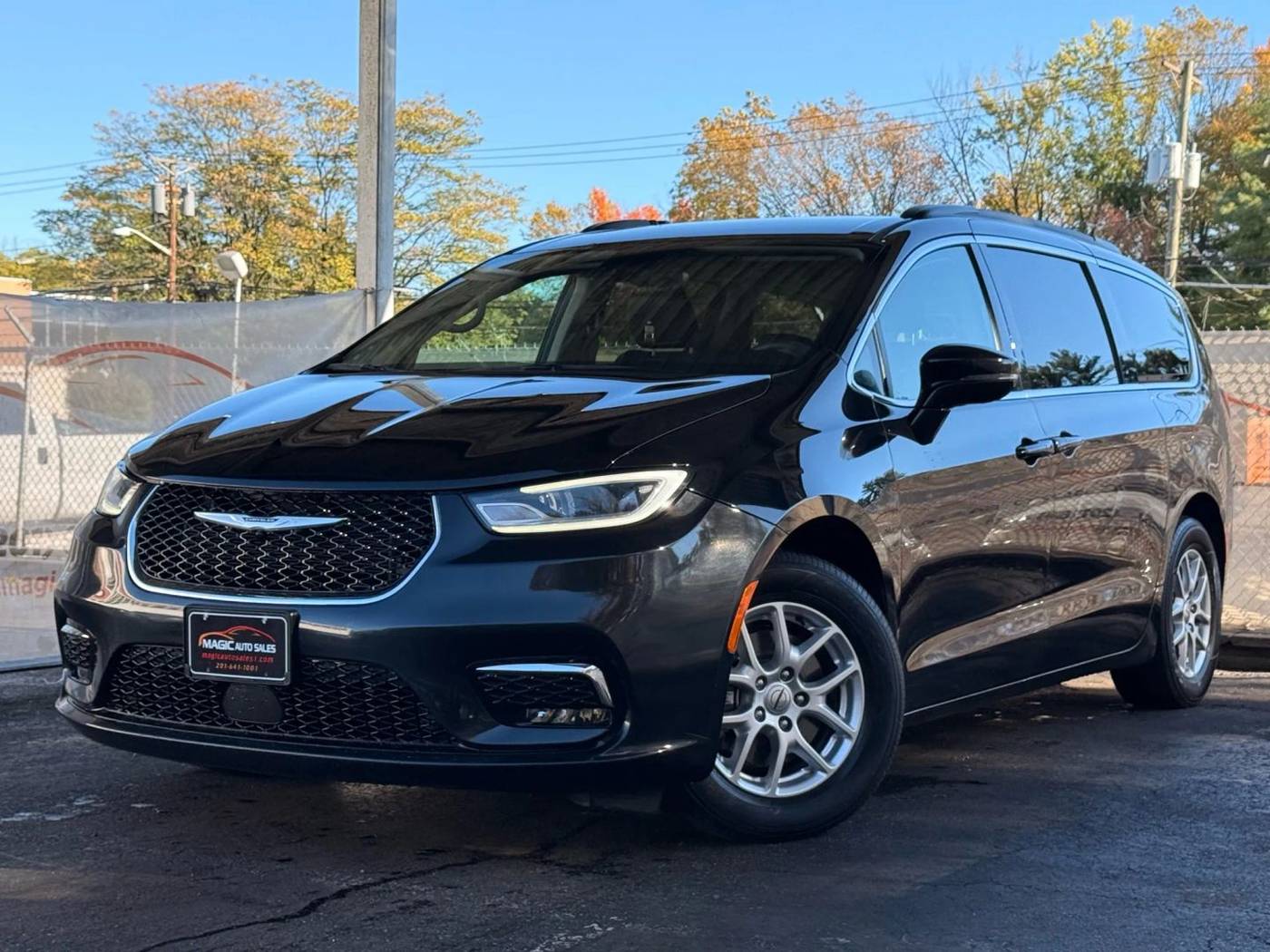 2022 Chrysler Pacifica Touring L — Minivan — 44,084 mi — Little Ferry, NJ