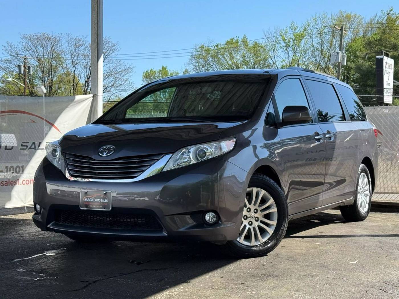2017 Toyota Sienna XLE Premium — Minivan — 102,540 mi — Little Ferry, NJ