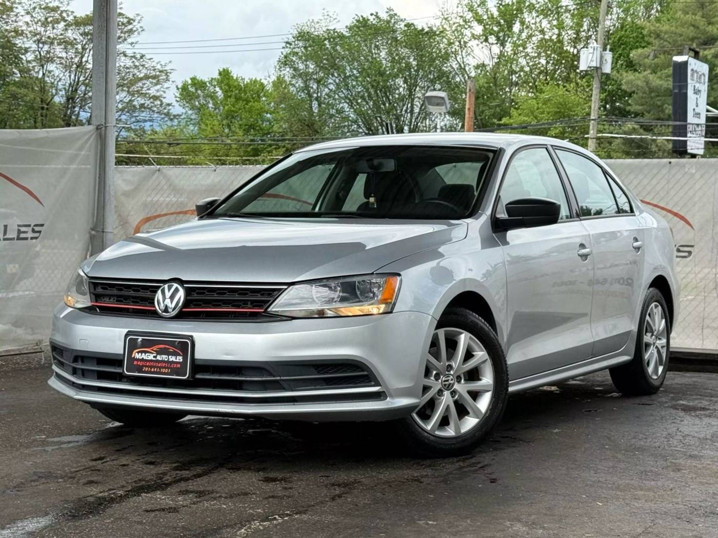 2015 Volkswagen Jetta 1.8T SE — Sedan — 113,513 mi — Little Ferry, NJ