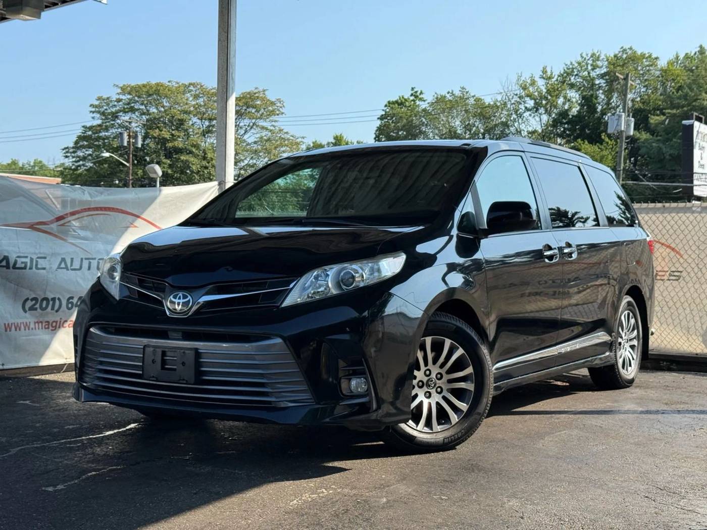 2018 Toyota Sienna XLE Premium — Minivan — 79,556 mi — Little Ferry, NJ