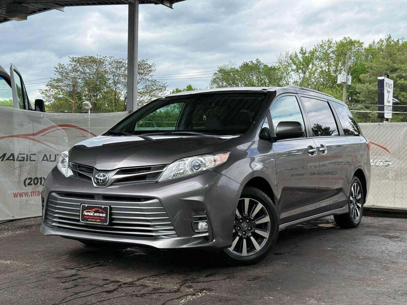2020 Toyota Sienna XLE Premium — Minivan — 102,181 mi — Little Ferry, NJ