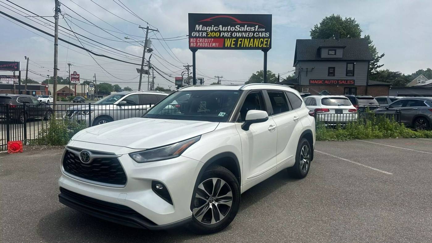 2021 Toyota Highlander XLE — SUV — 42,628 mi — Little Ferry, NJ