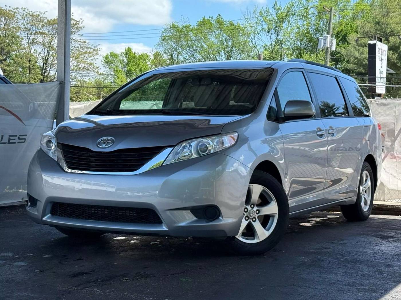 2012 Toyota Sienna LE — Minivan — 128,611 mi — Little Ferry, NJ