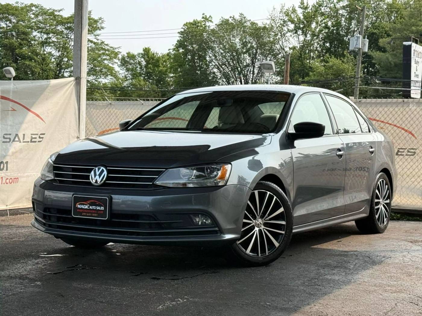 2015 Volkswagen Jetta 1.8T Sport — Sedan — 142,485 mi — Little Ferry, NJ