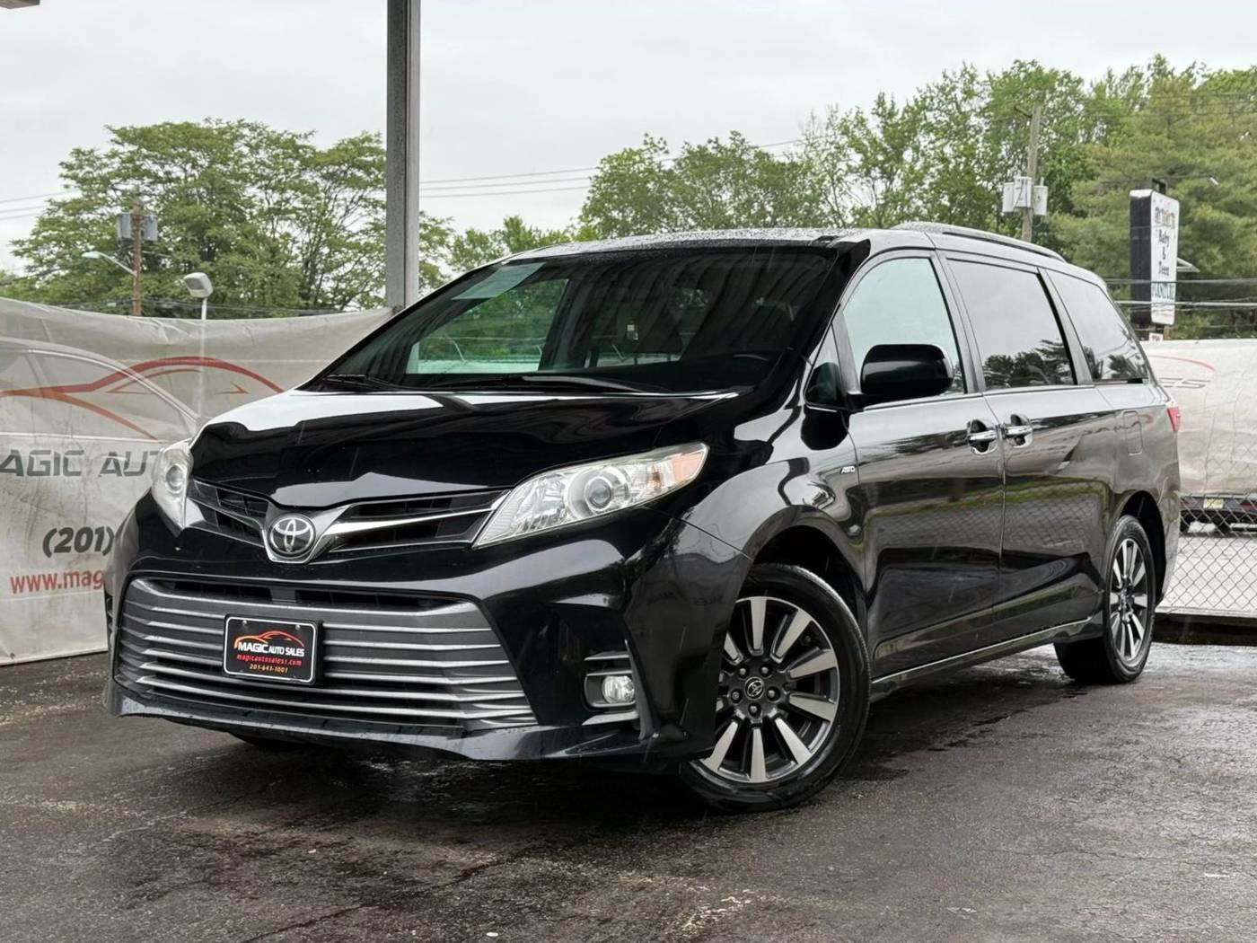 2020 Toyota Sienna XLE — Minivan — 109,616 mi — Little Ferry, NJ
