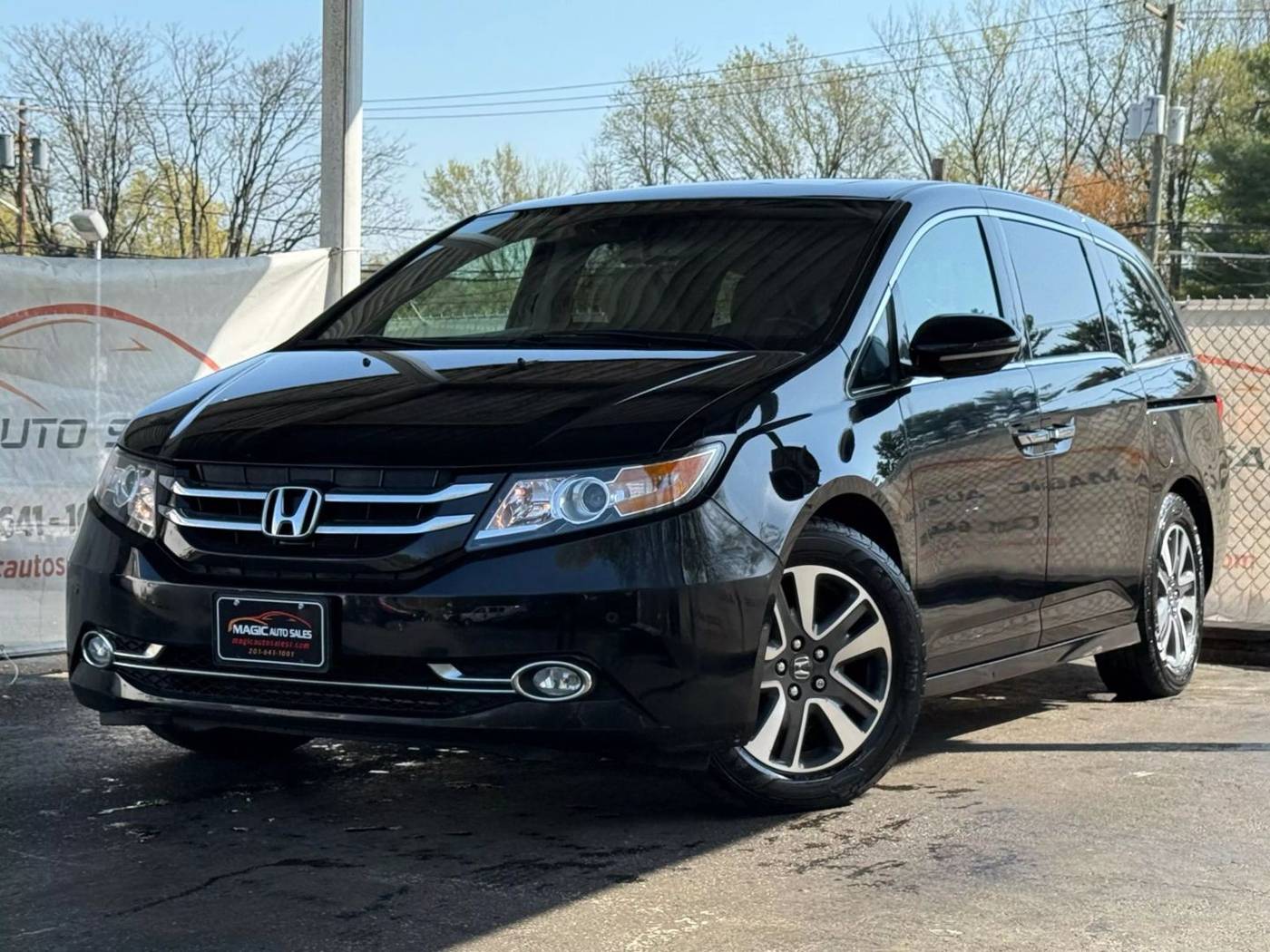 2015 Honda Odyssey Touring — Minivan — 117,483 mi — Little Ferry, NJ