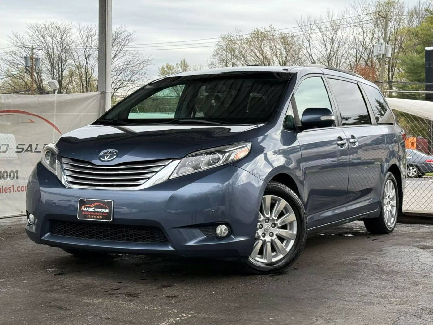 2017 Toyota Sienna Limited Premium — Minivan — 140,024 mi — Little Ferry, NJ