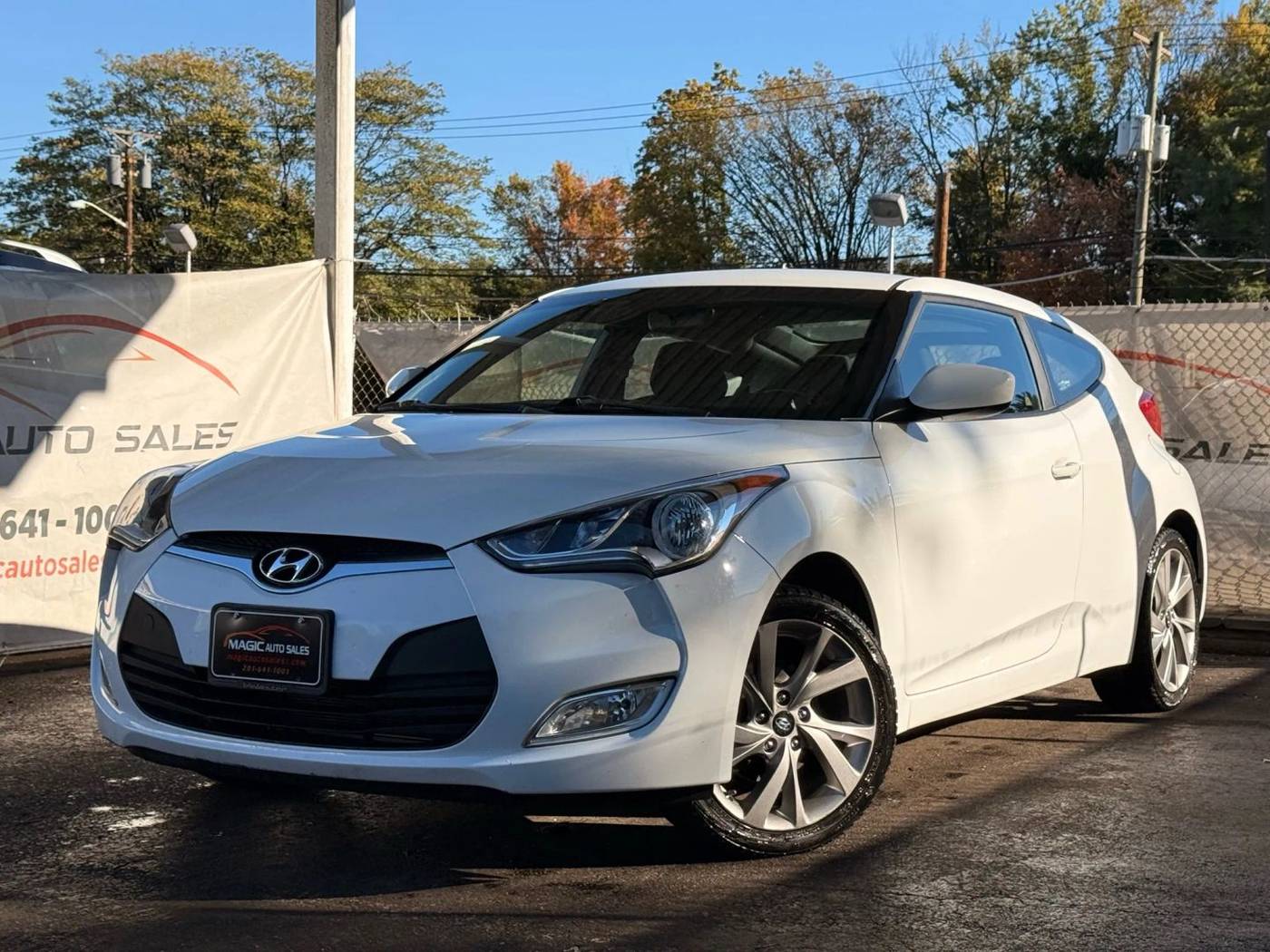 2017 Hyundai Veloster Base — Hatchback — 77,474 mi — Little Ferry, NJ