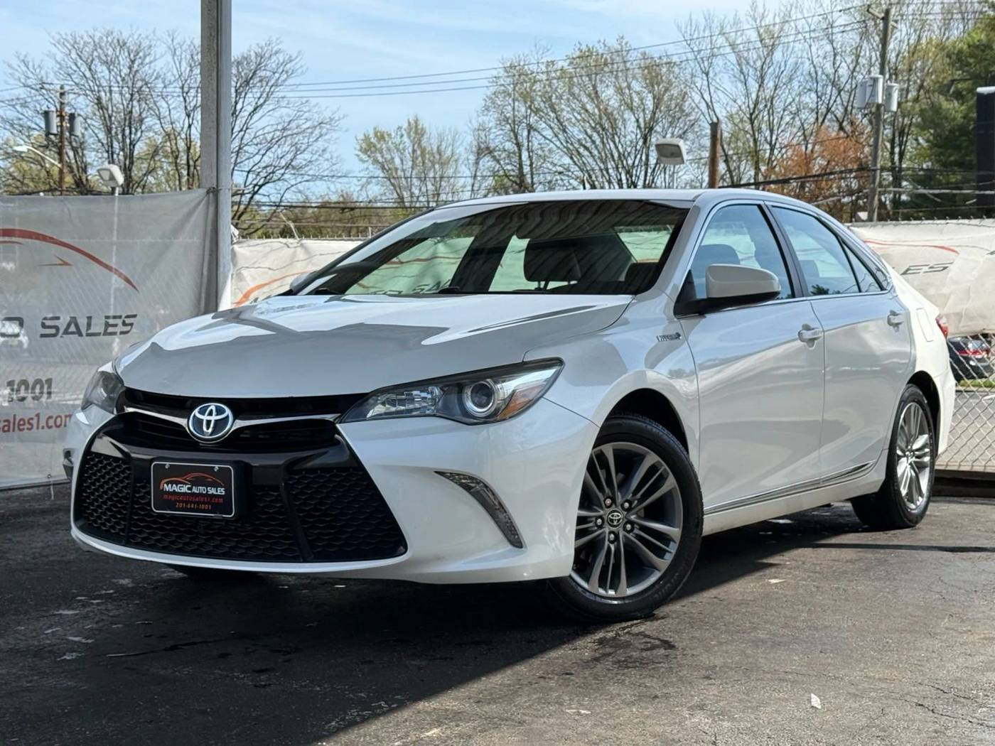 2016 Toyota Camry Hybrid SE — Sedan — 102,288 mi — Little Ferry, NJ